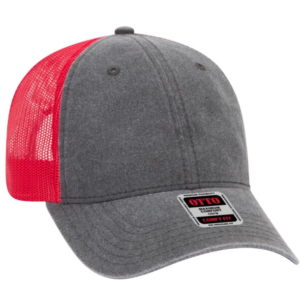 A grey cap with a red mesh back and a branding label on the front.