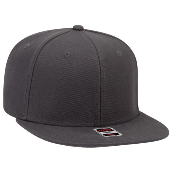 A grey six-panel snapback cap with a structured design and a logo on the front.